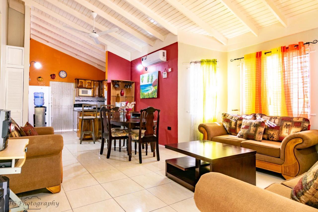 Ocho Rios Emerald 2 Bed 10 Mins Ocho Rios 24Hrs Hot Water Wi Fi Eksteriør bilde