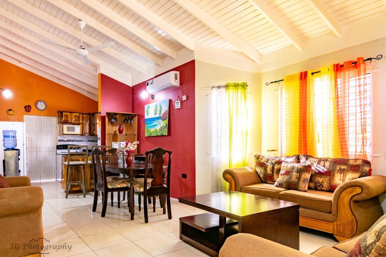 Ocho Rios Emerald 2 Bed 10 Mins Ocho Rios 24Hrs Hot Water Wi Fi Eksteriør bilde