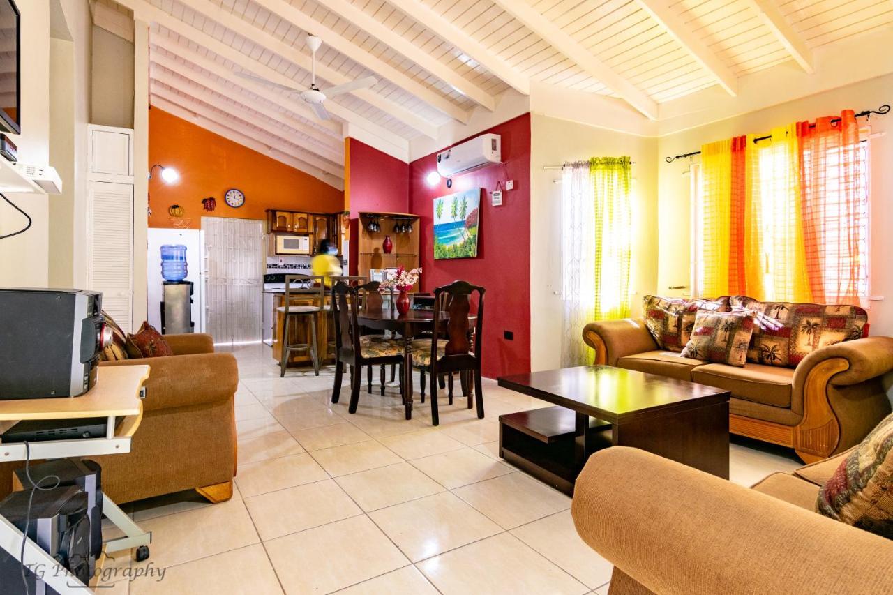Ocho Rios Emerald 2 Bed 10 Mins Ocho Rios 24Hrs Hot Water Wi Fi Eksteriør bilde
