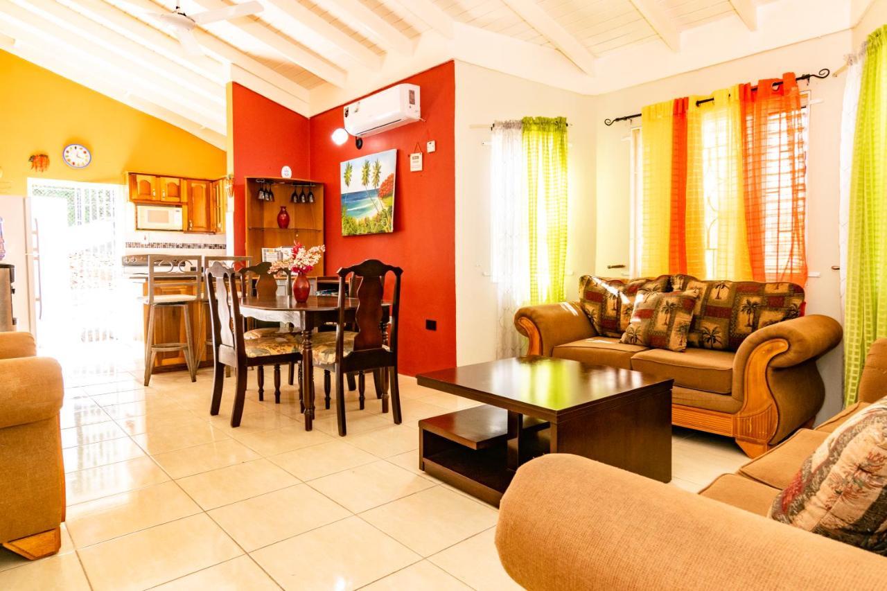 Ocho Rios Emerald 2 Bed 10 Mins Ocho Rios 24Hrs Hot Water Wi Fi Eksteriør bilde