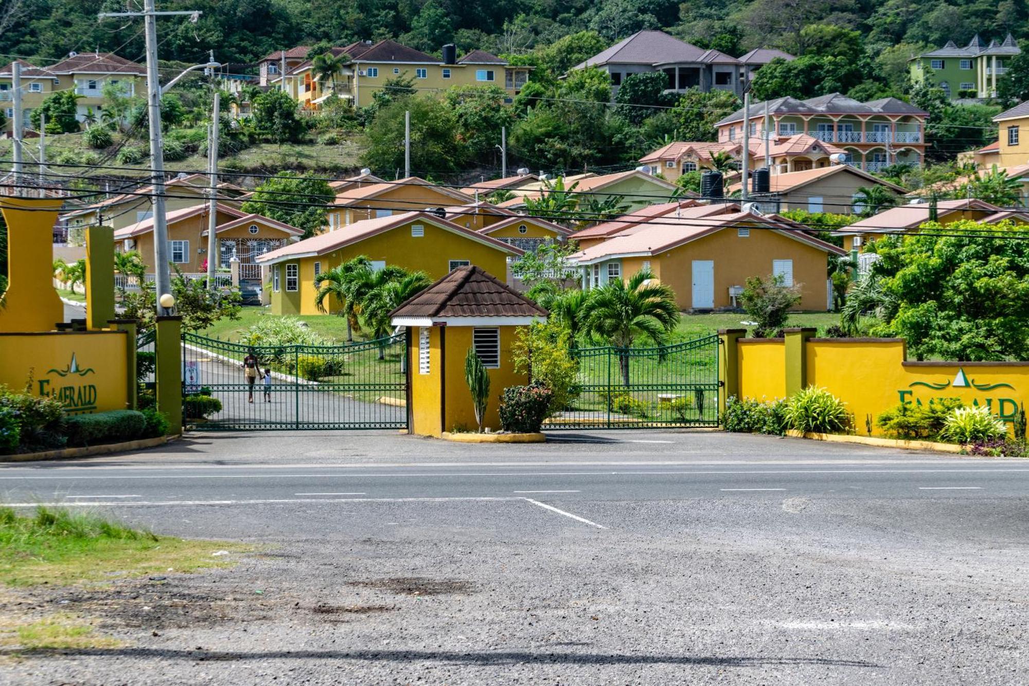 Ocho Rios Emerald 2 Bed 10 Mins Ocho Rios 24Hrs Hot Water Wi Fi Rom bilde